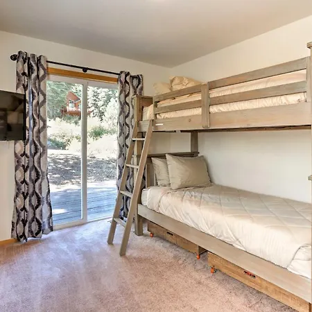 Truckee Cabin With Forest Views And Central Location! Villa